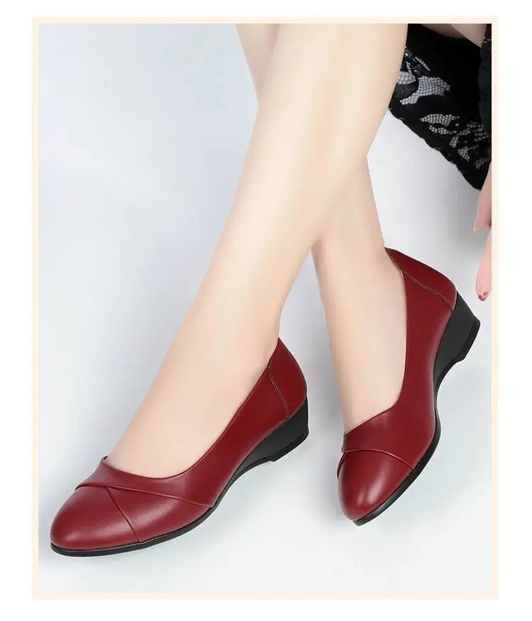Black Leather Women's Flat Heel Shoes — feature 10