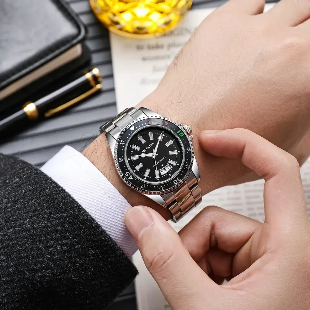 Men's 2022 Luminous Scale Quartz Watch with Stainless Steel Band - Image 6