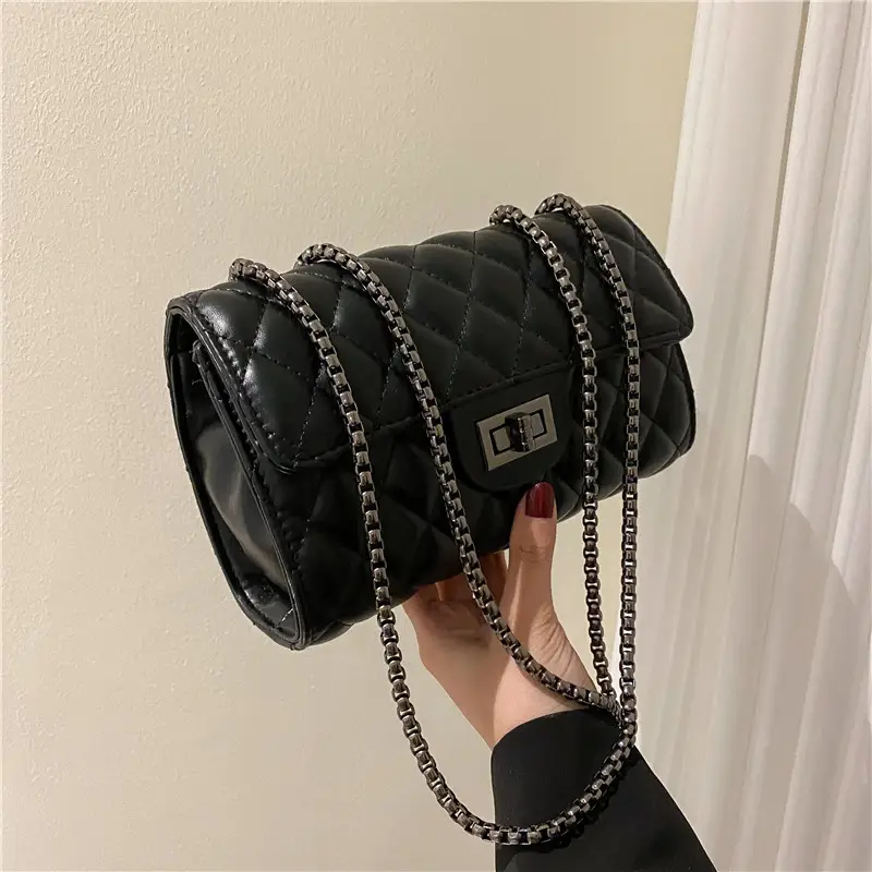 Black Quilted Chain Shoulder Bag for Women - Image 3