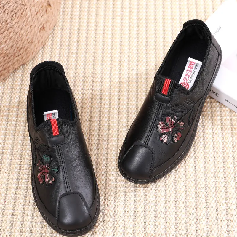 2026 Spring and Autumn Women's Single Shoes Non-Slip Soft Sole Wear-Resistant Casual Slip-On Shoes for Middle-Aged and Elderly Mothers Wear-Resistant Non-Slip
