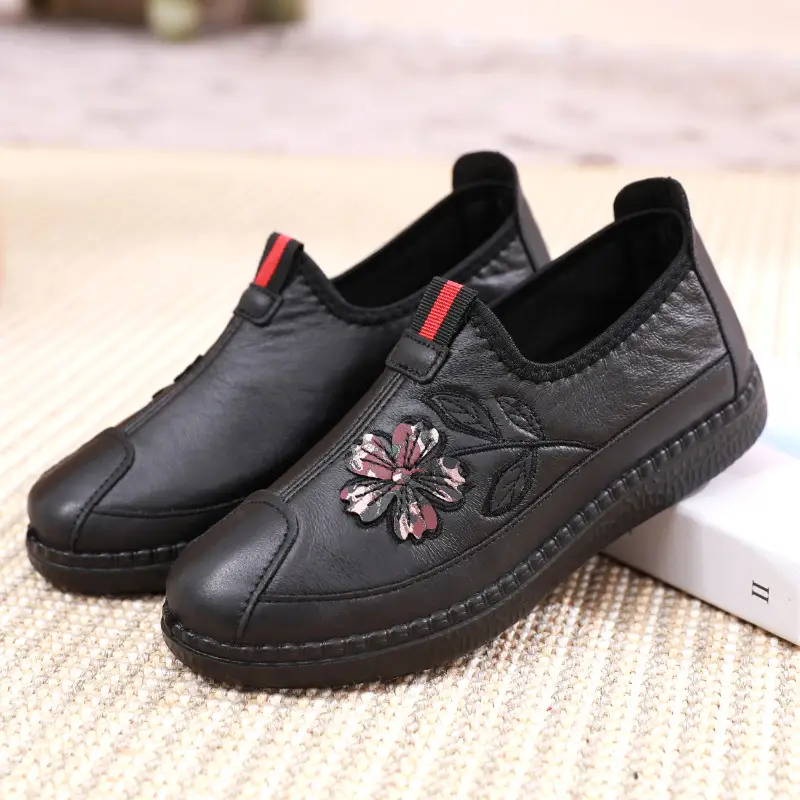 2026 Spring and Autumn Women's Single Shoes Non-Slip Soft Sole Wear-Resistant Casual Slip-On Shoes for Middle-Aged and Elderly Mothers Wear-Resistant Non-Slip