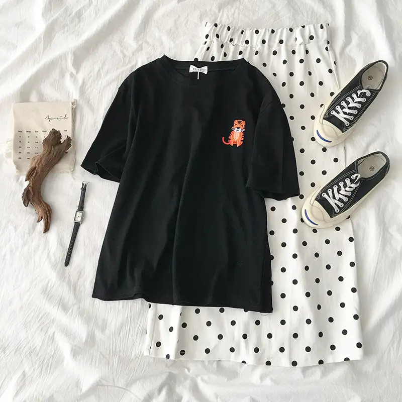 Women Grey T-Shirt with Cat Embroidery Summer Casual Wear - Image 4