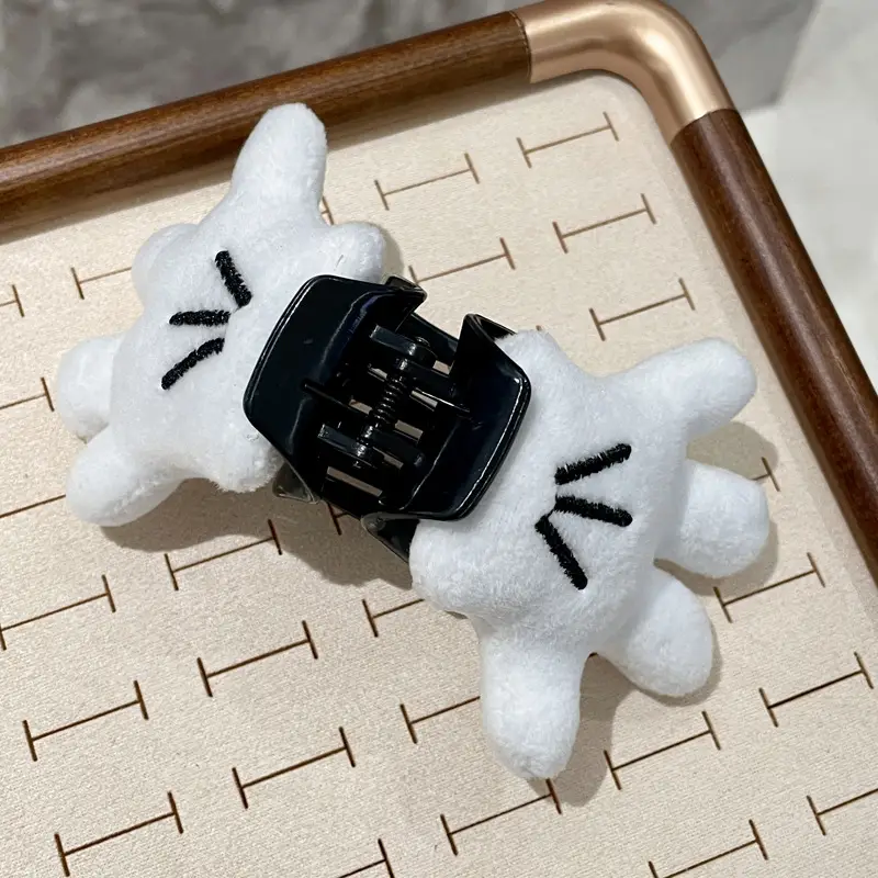 Cute White Cat Clip for Women's Hand and Head - Image 2
