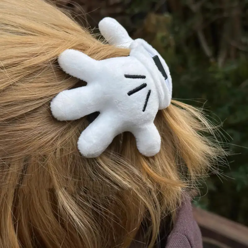Cute White Cat Clip for Women's Hand and Head - Image 5