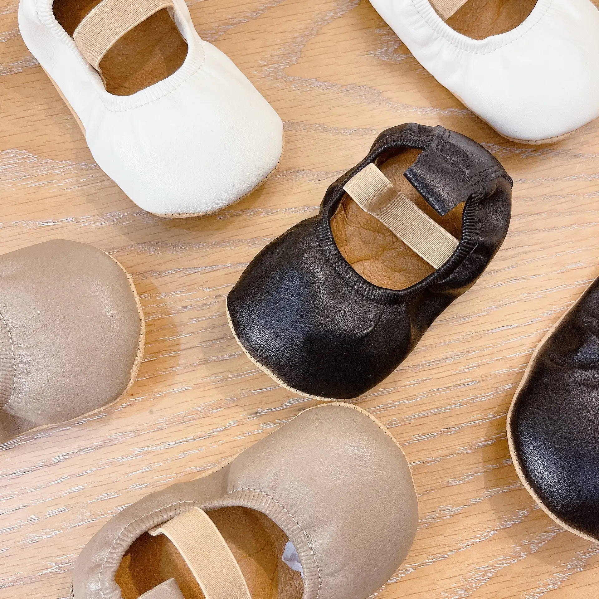 Baby Slip-On Shoes White Black Brown Non-Slip Soft Sole 0-2Y — feature 3