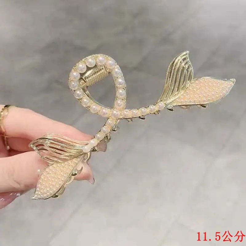 Elegant Butterfly Hairpin with Red Embellishments - Image 51