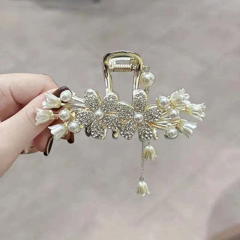 Elegant Butterfly Hairpin with Red Embellishments - Image 41