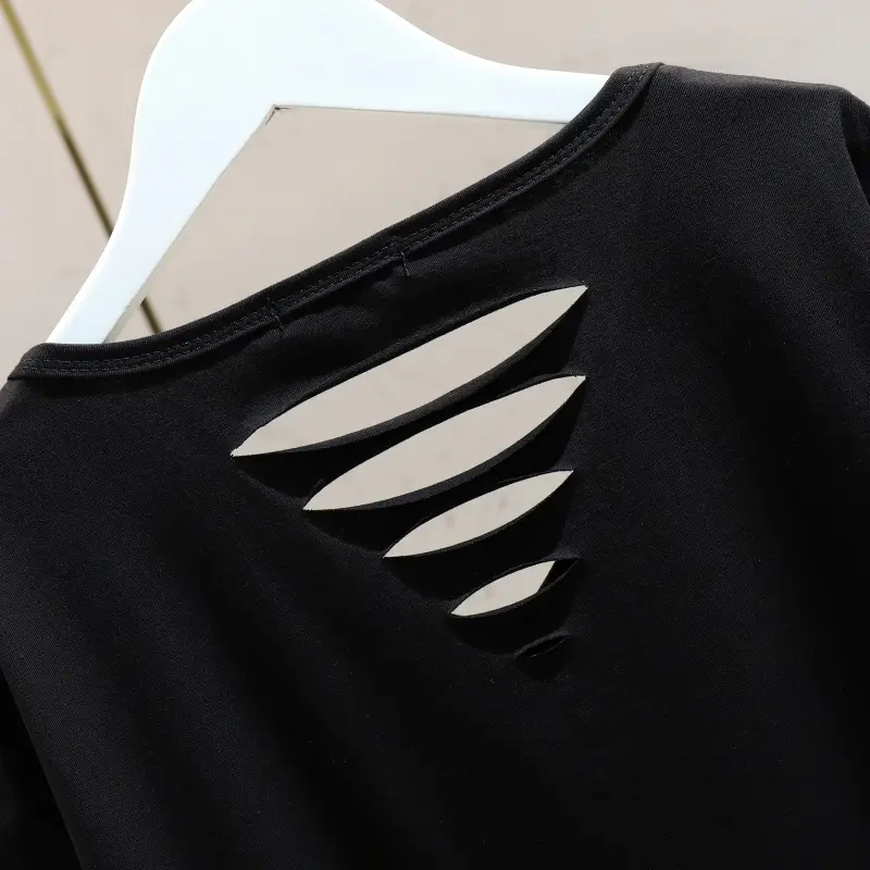 2022 Black V-Neck Slimming T-Shirt Women - Image 3