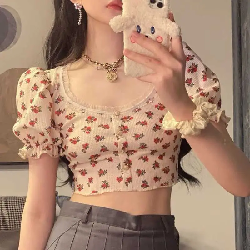Japanese Style Floral Crop Top with Puff Sleeves