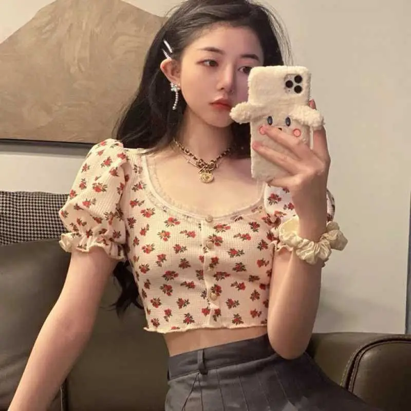 Japanese Style Floral Crop Top with Puff Sleeves