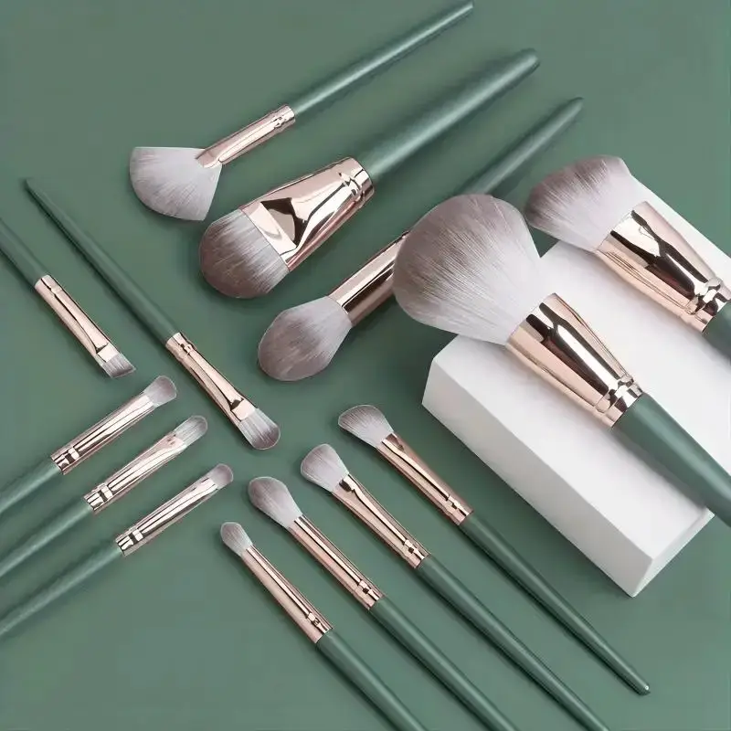 Cangzhou Luyun 14-Piece Makeup Brush Set for Beginners - Image 9