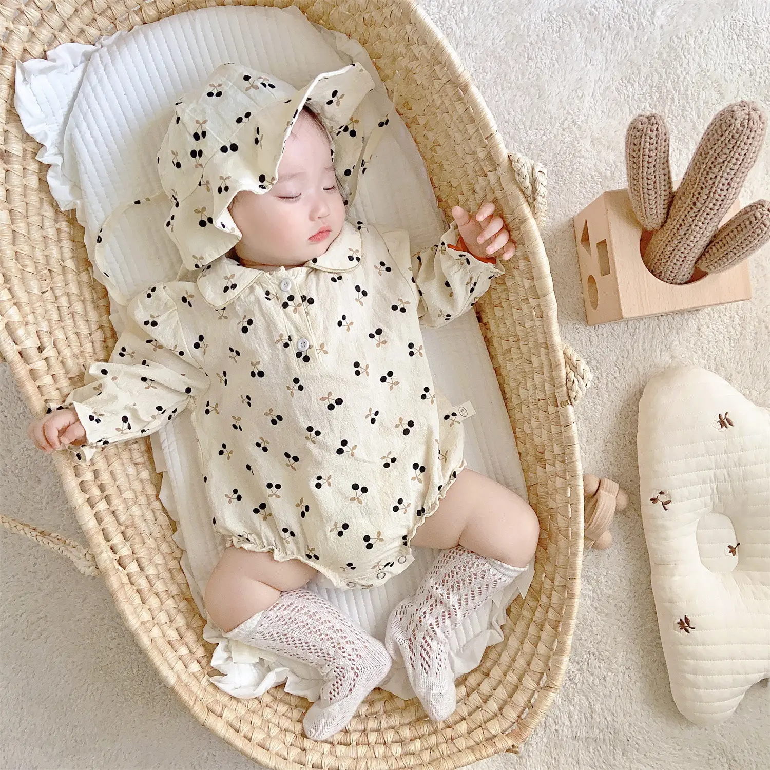 Newborn Baby Cotton Jumpsuit with Hat & Gloves - Image 2
