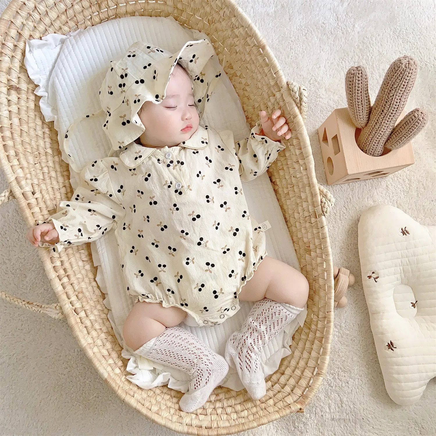 Newborn Baby Cotton Jumpsuit with Hat & Gloves - Image 3