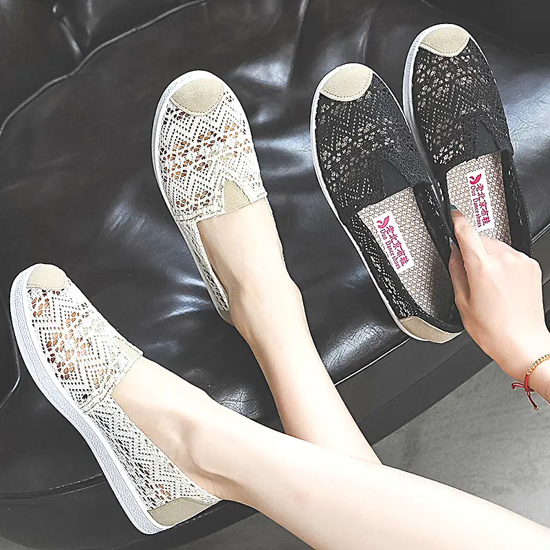 Women's Mesh Shoes, Sandals, Old Beijing Cloth Shoes, Breathable, Non-Slip, Soft-Soled Shoes for Middle-Aged and Elderly Mothers, Comfortable and Versatile Flat Shoes