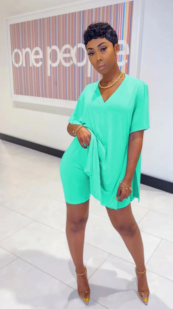 2022 Women's Casual Green Shorts Set Large - Image 13