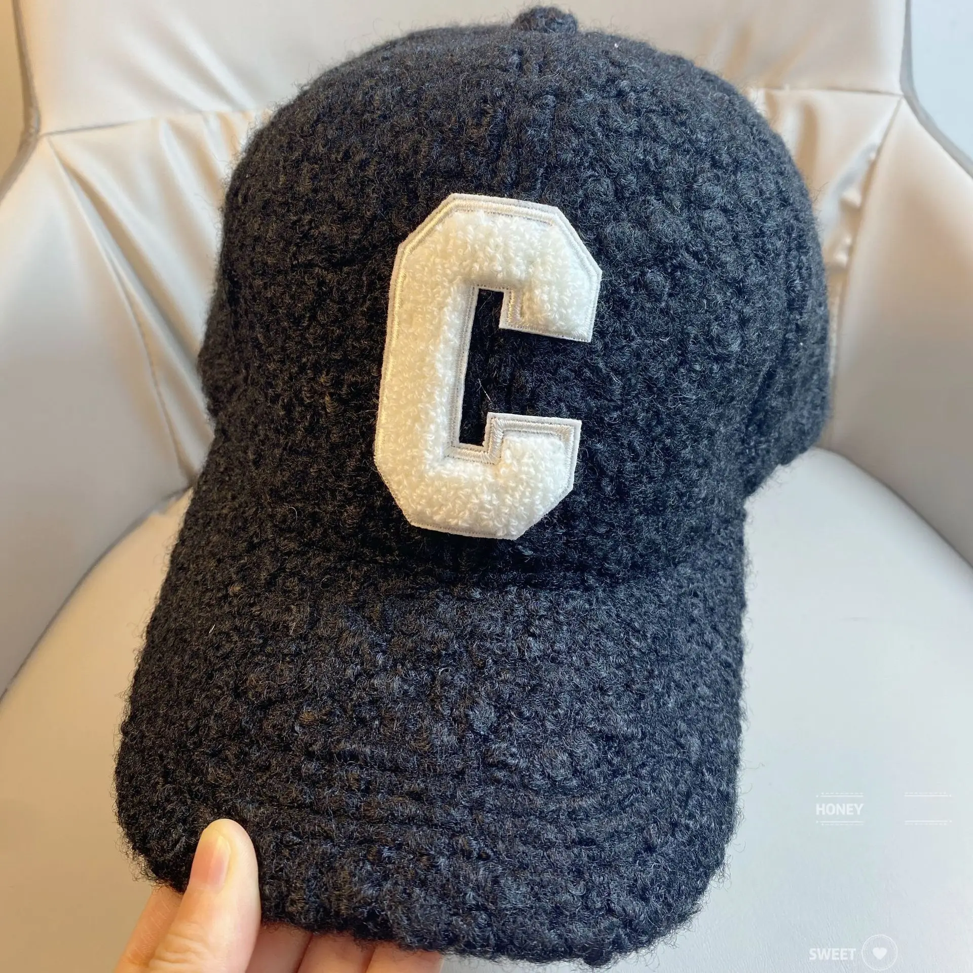 Lamb Wool C Letter Warm Baseball Cap for Women — feature 8