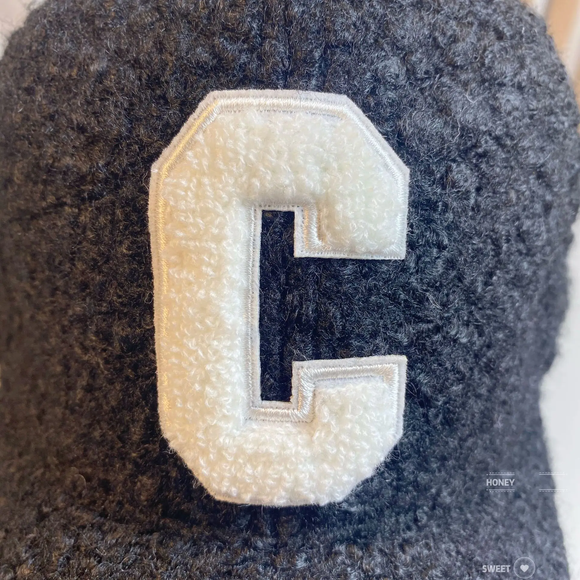Lamb Wool C Letter Warm Baseball Cap for Women — feature 18