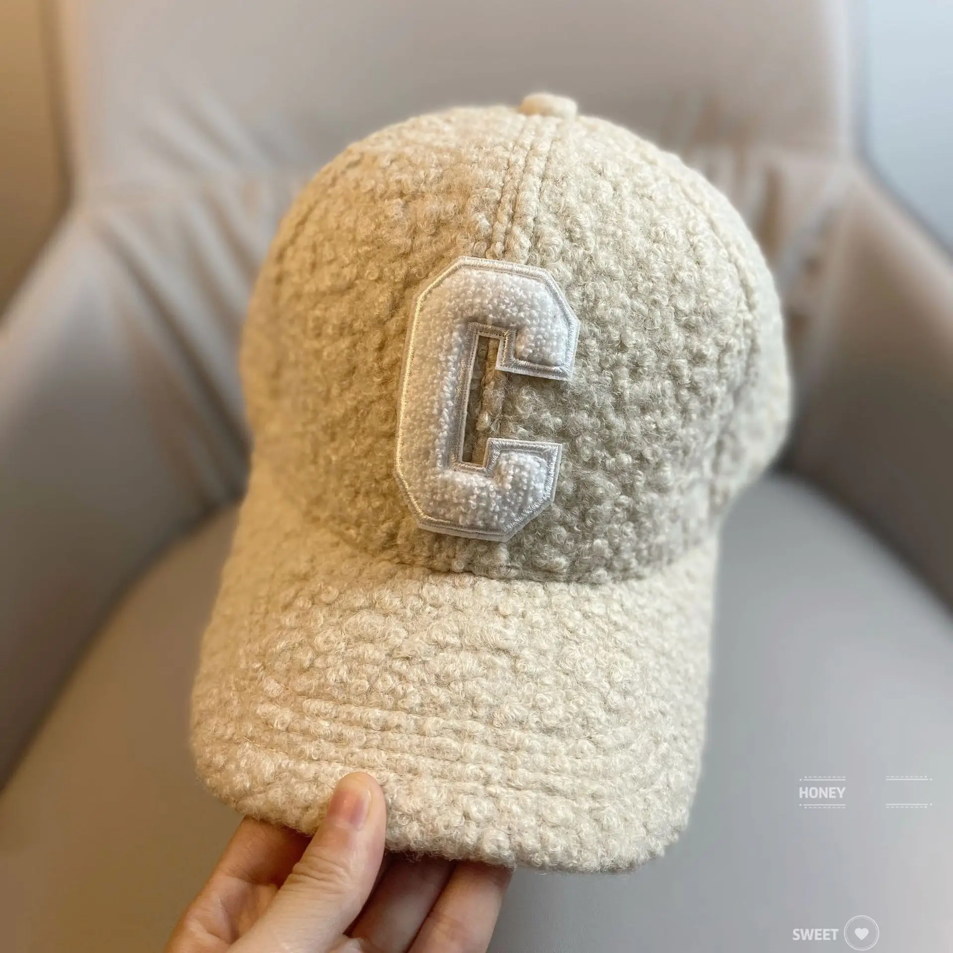 Lamb Wool C Letter Warm Baseball Cap for Women — feature 10