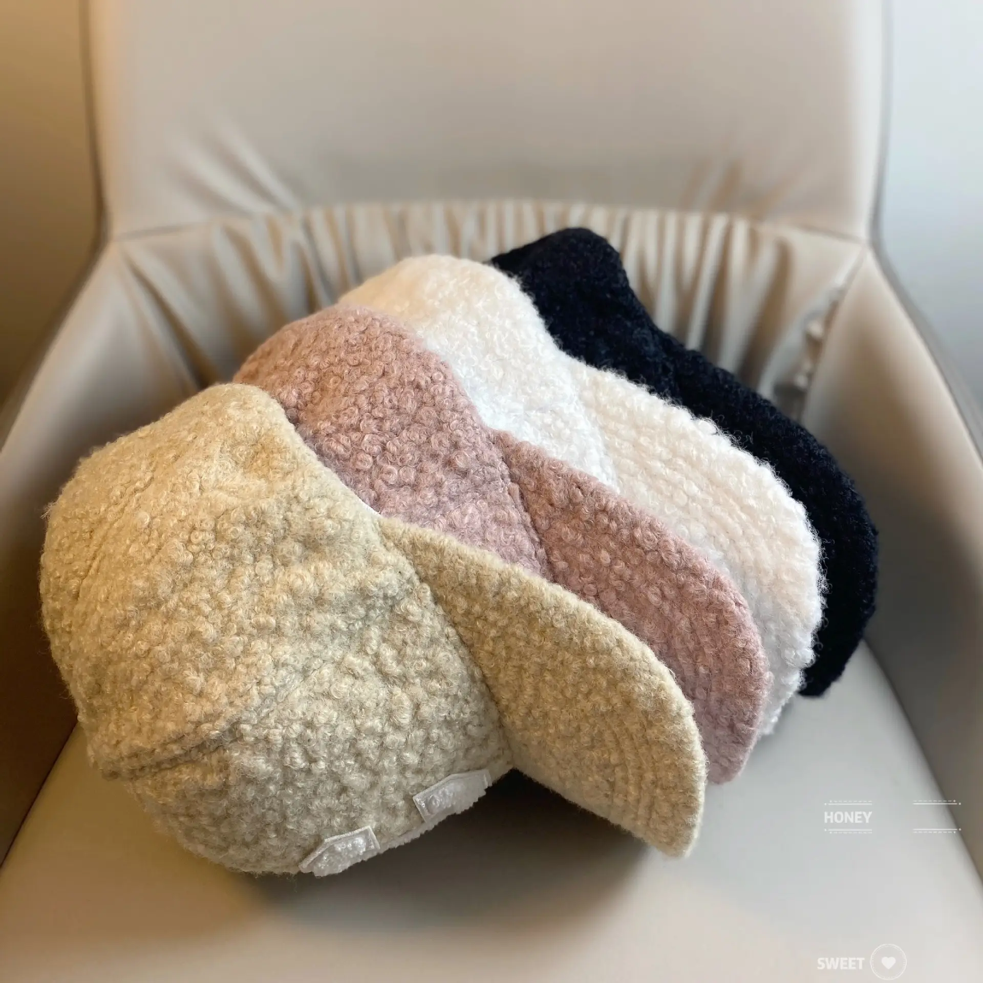 Lamb Wool C Letter Warm Baseball Cap for Women — feature 14