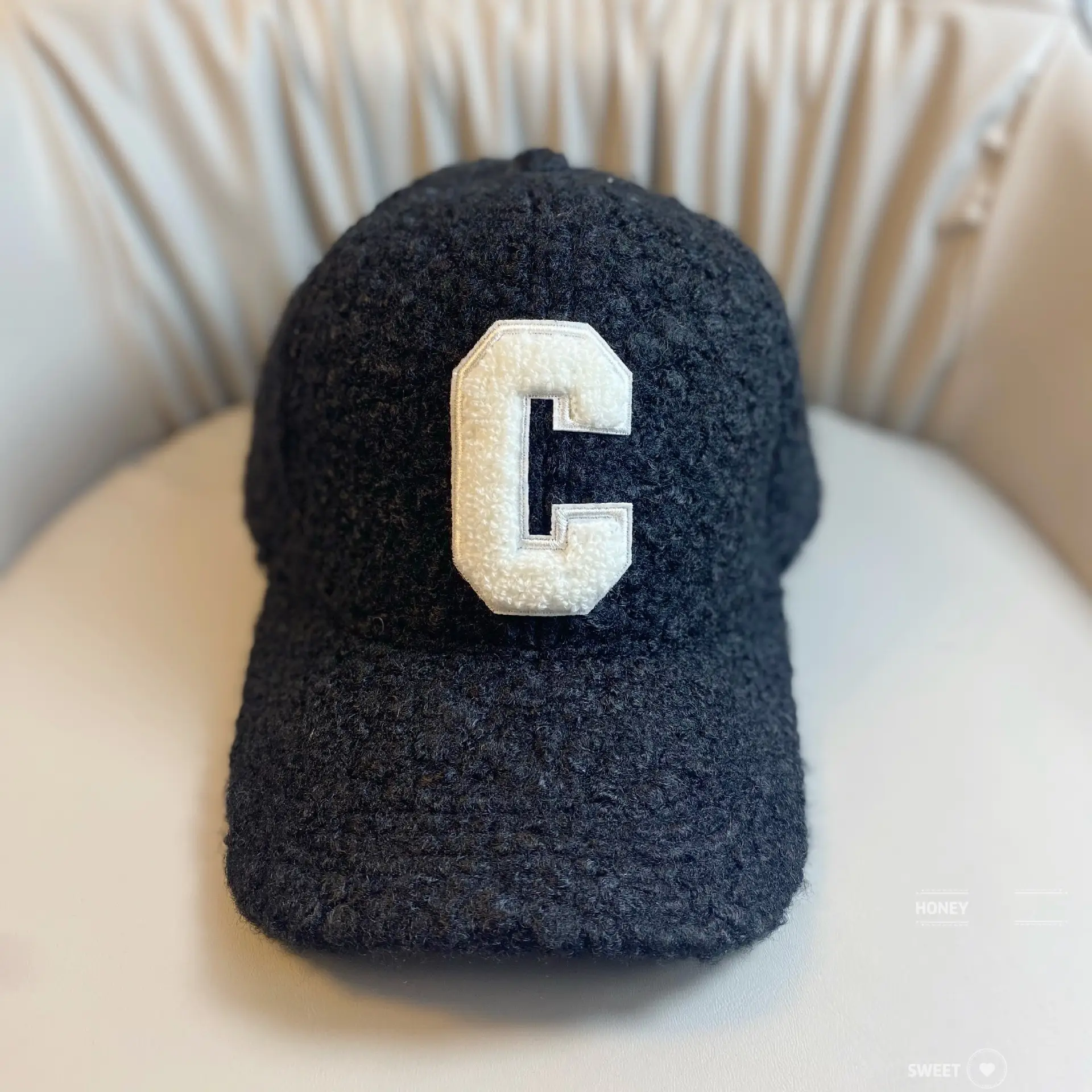 Lamb Wool C Letter Warm Baseball Cap for Women — feature 15