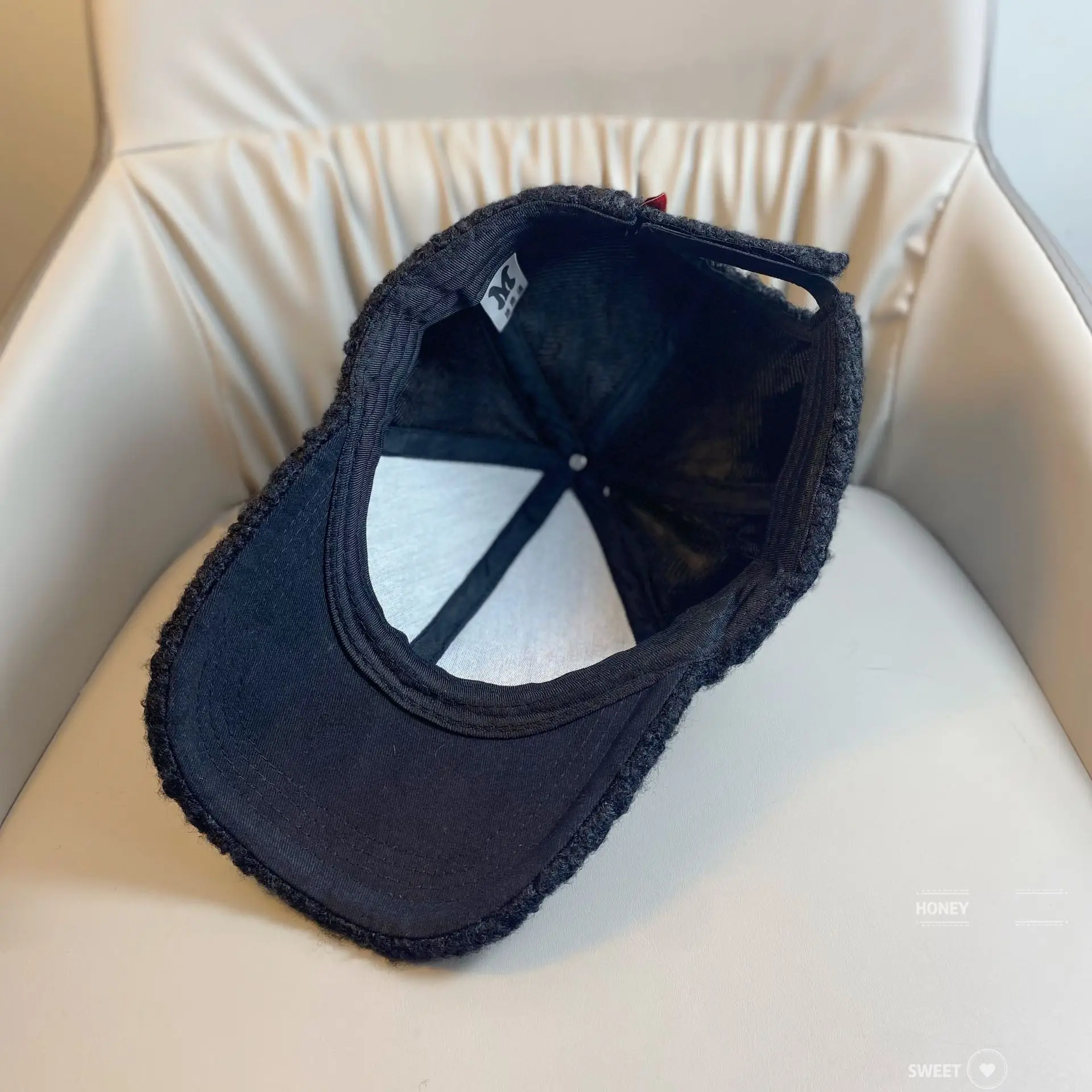 Lamb Wool C Letter Warm Baseball Cap for Women — feature 17