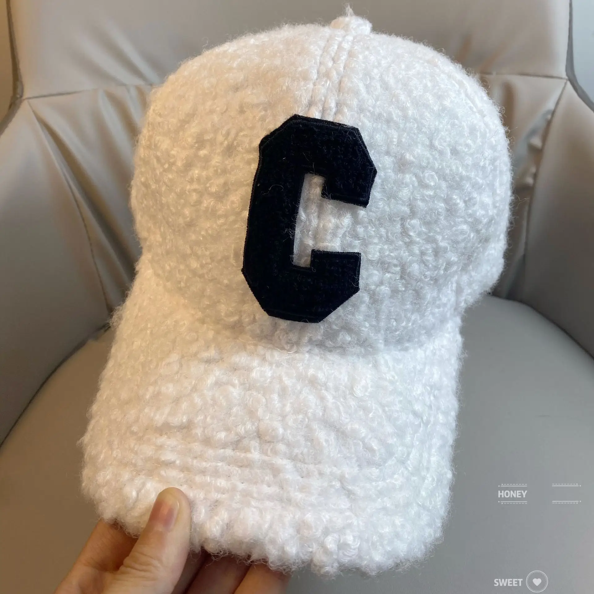 Lamb Wool C Letter Warm Baseball Cap for Women — feature 9