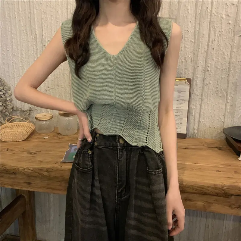 2022 Black V-Neck Knitted Camisole Top