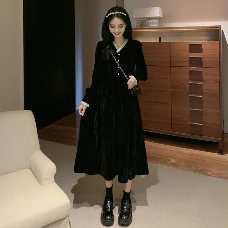 Black Velvet V-Neck Dress for Girls Small - Image 4