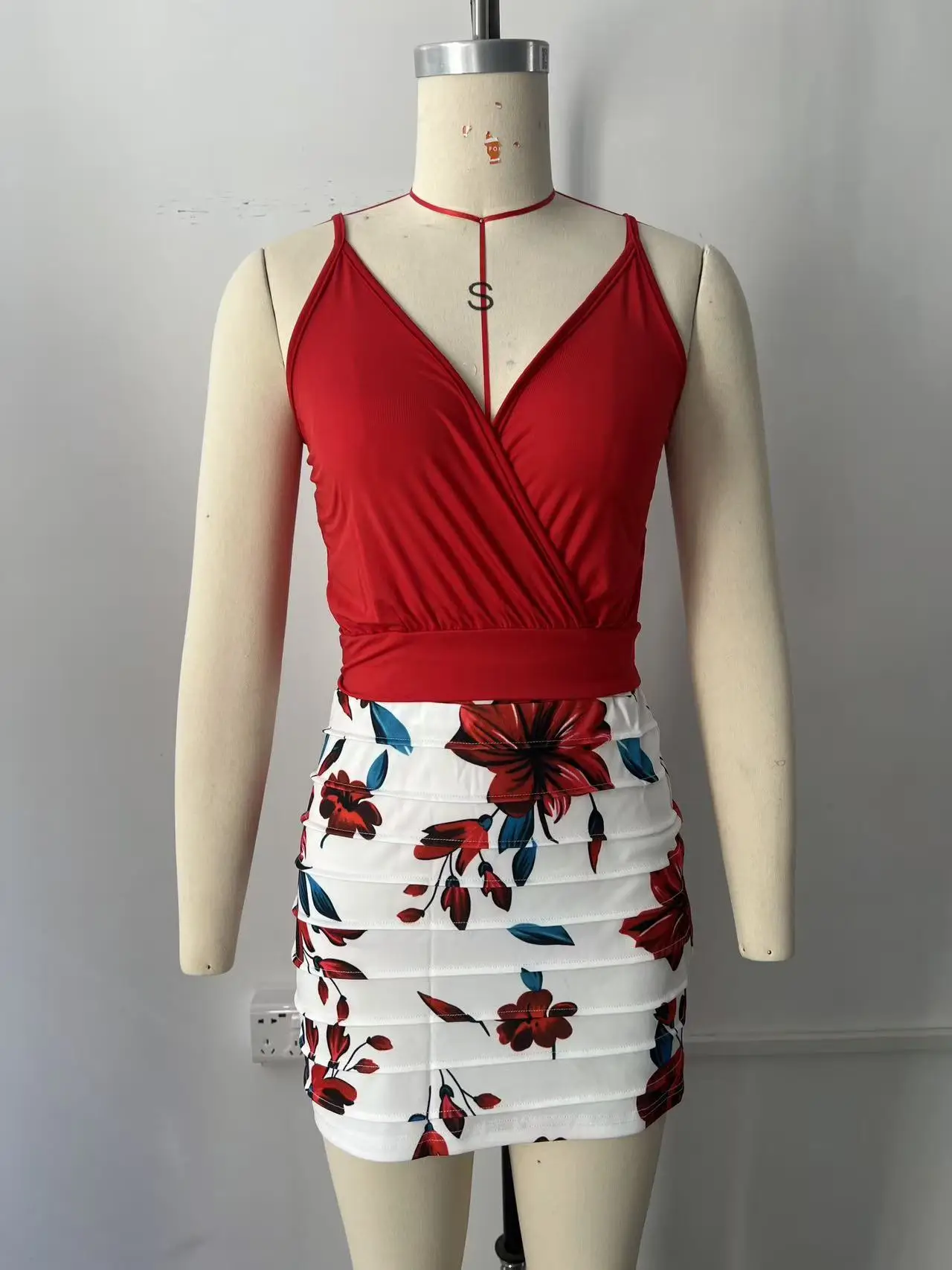 2023 Women's Yellow Floral Skirt & Top Set — feature 3