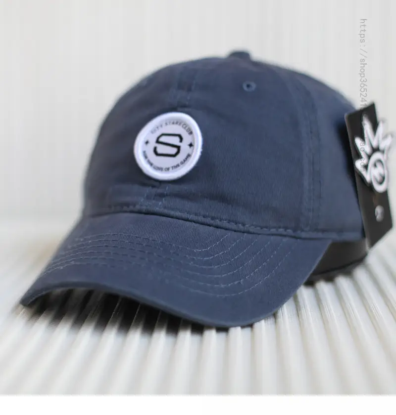 Korean-style Black Letter Cap for Women — feature 1