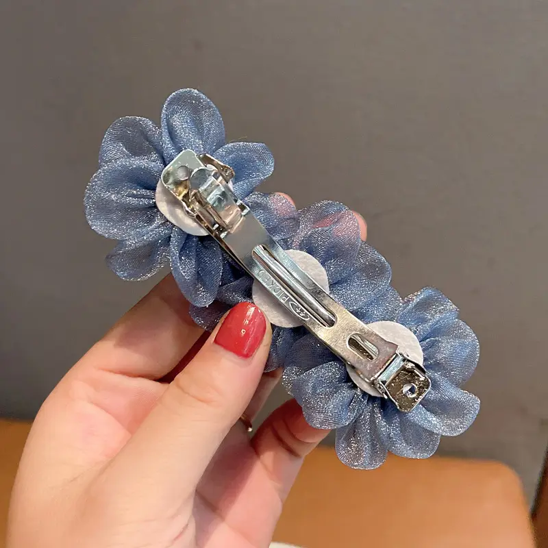 Elegant Pearl Flower Hair Clips for Women - Image 9