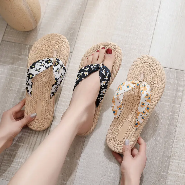 2022 imitation hemp rope hemp bottom sandals and slippers Korean-wave outerwear rubber-plastic bottom flip-flops Daisy cloth strap women's flip-flops