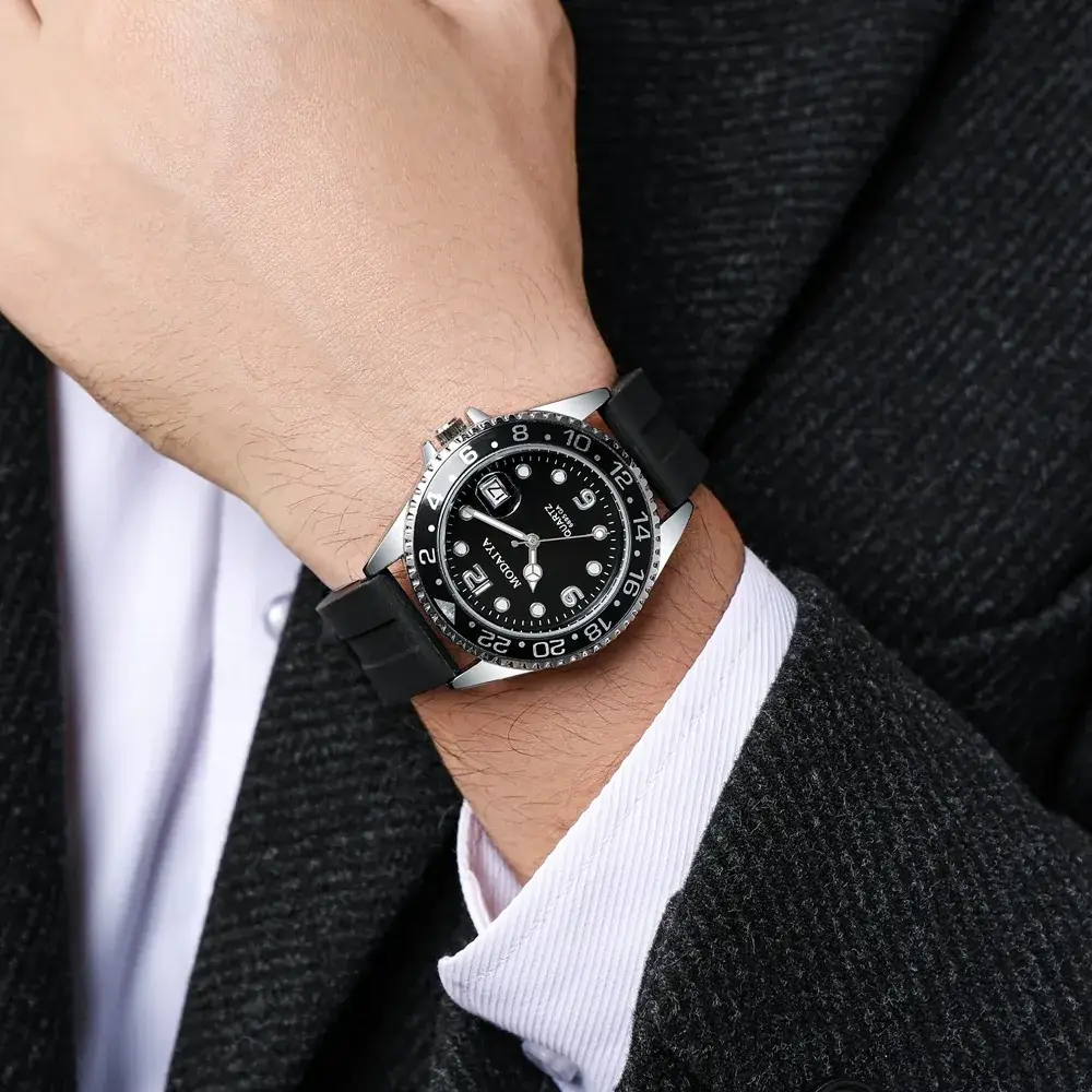Men's Luminous Red Dial Quartz Watch with Silicone Band - Image 5