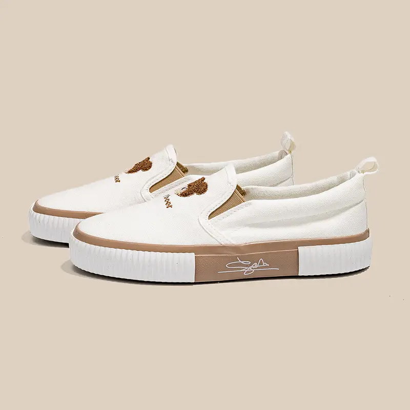 Casual shoes for women 2024 new bear embroidered slip-on shoes for lazy students all-match canvas shoes one-piece delivery - Image 4