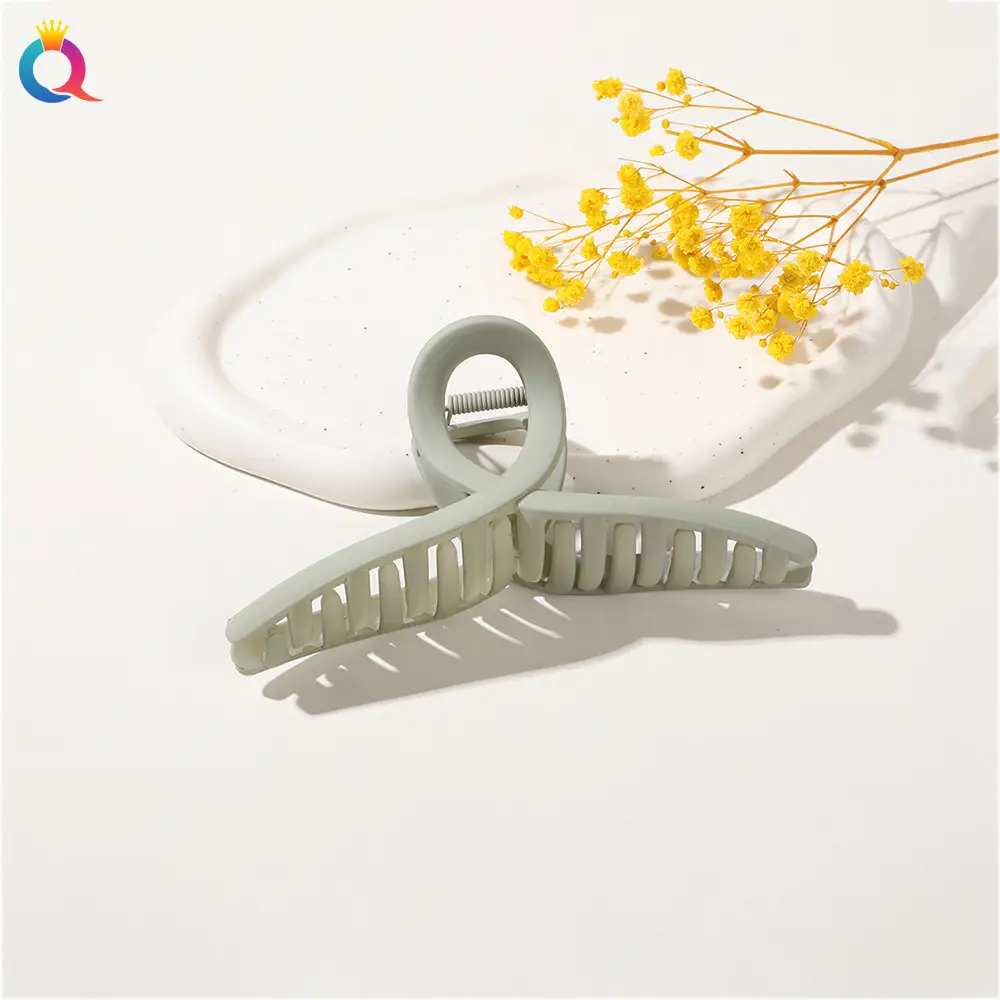 Korean Frosted Shark Clip 13cm Extra Large - Image 27