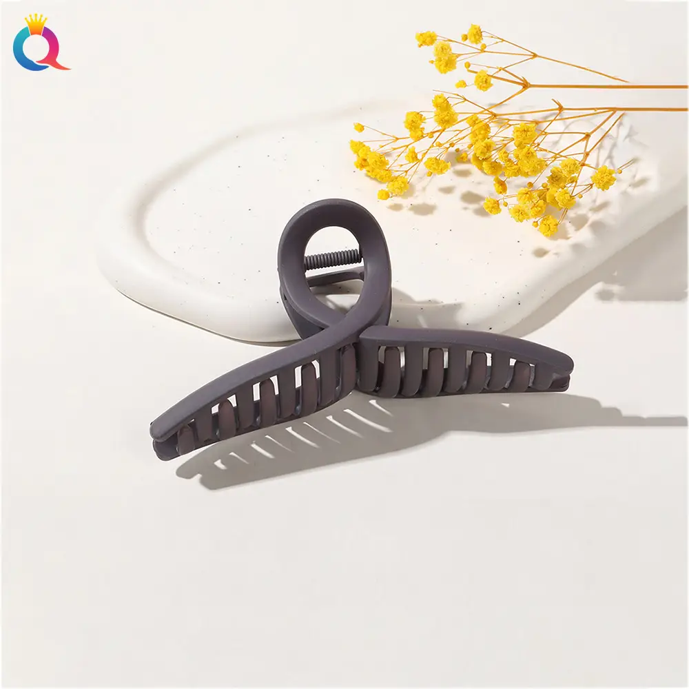 Korean Frosted Shark Clip 13cm Extra Large - Image 31