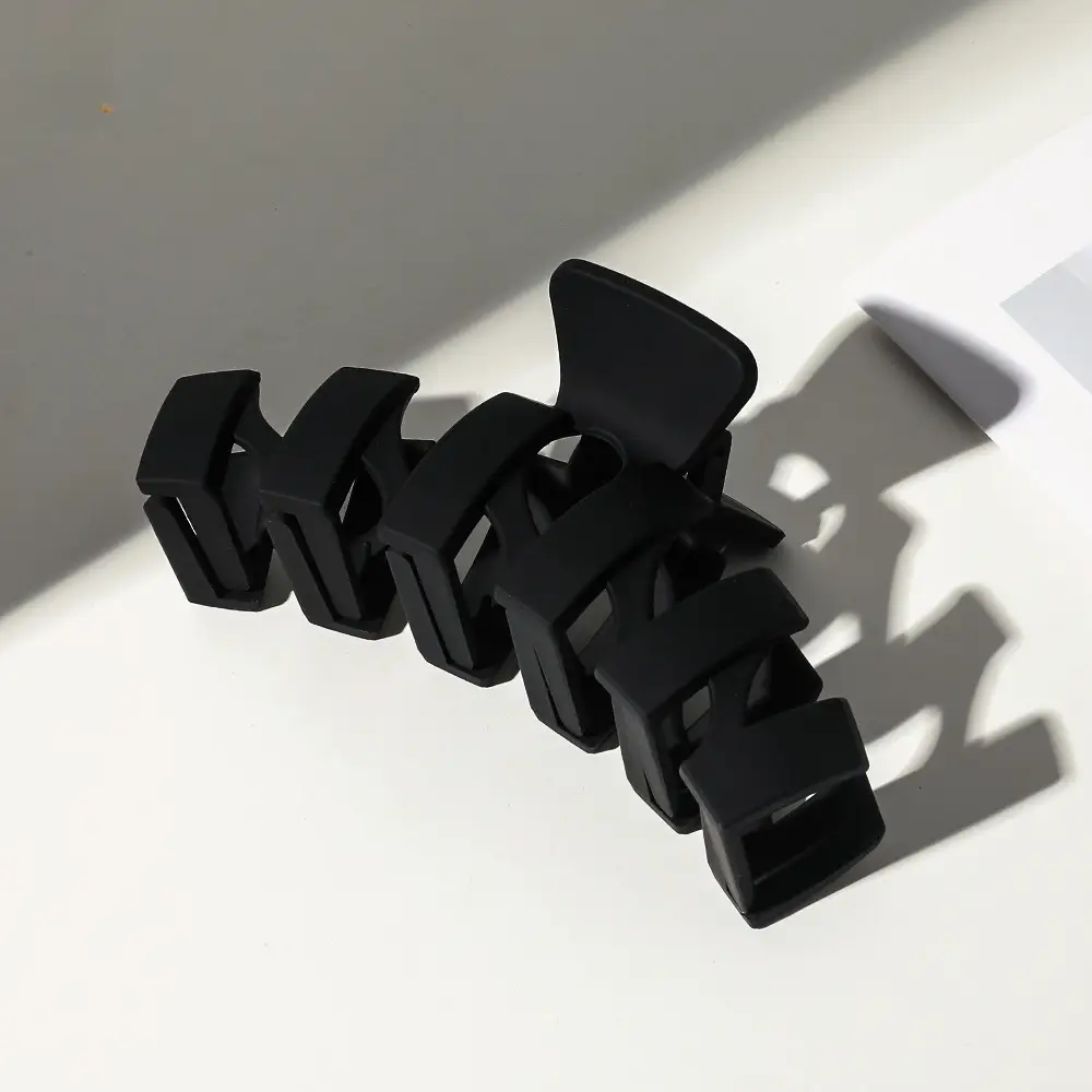 Korean Frosted Shark Clip 13cm Extra Large - Image 13