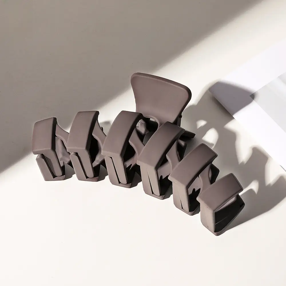 Korean Frosted Shark Clip 13cm Extra Large - Image 14