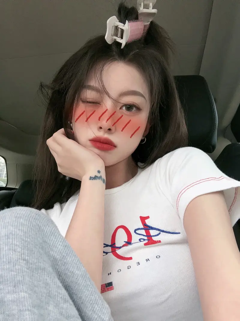 Women White 1994 Themed T-Shirt Summer 2025 — feature 7