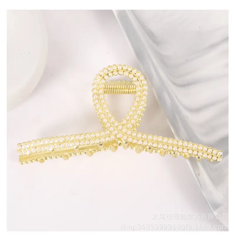 Diamond-Embedded Pearl Hairpin with Shark Clip Grip — feature 4