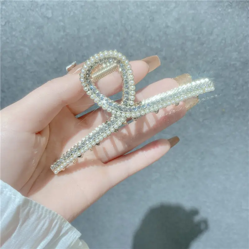 Diamond-Embedded Pearl Hairpin with Shark Clip Grip