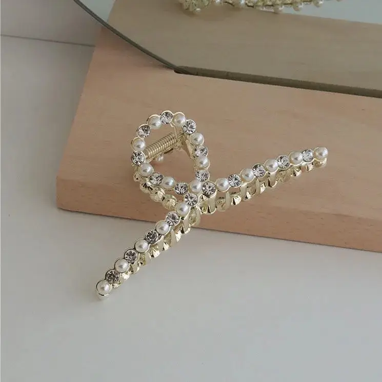 Diamond-Embedded Pearl Hairpin with Shark Clip Grip