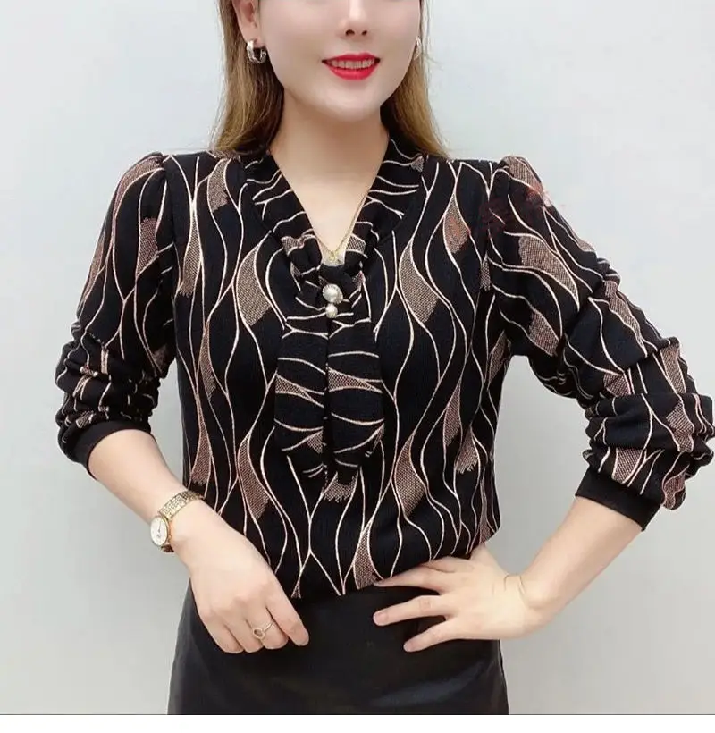 2025 Women's Leaf Print V-Neck T-Shirt Large Size — feature 7