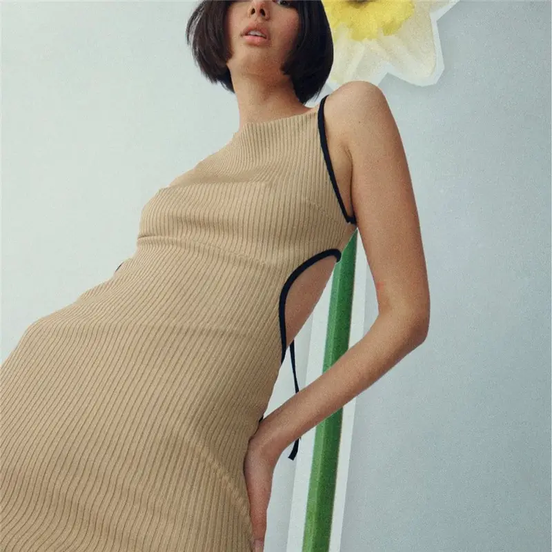 Elegant Backless Dress with Lace-Up Sleeves for Women - Image 5