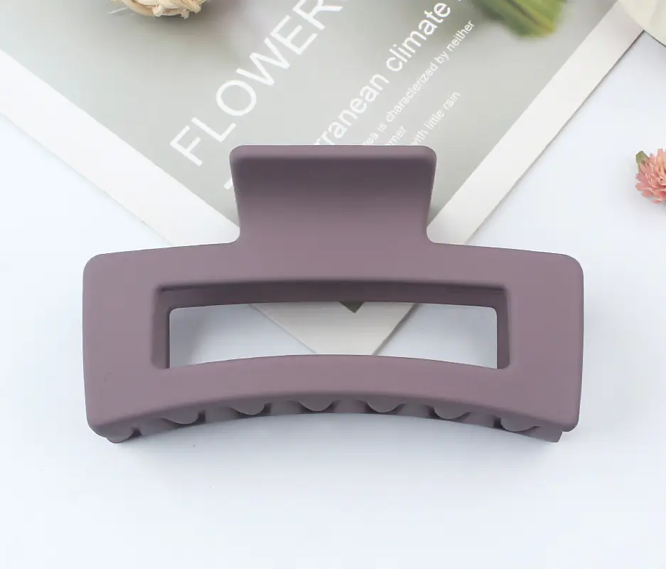 Korean-style Black Hair Clip with Geometric Design - Image 10