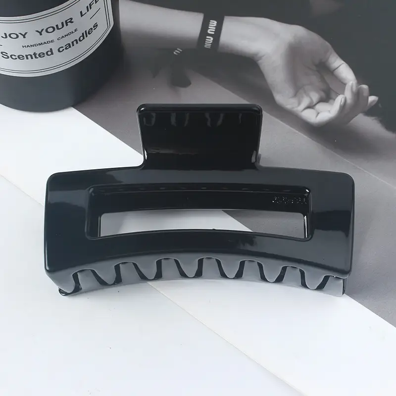 Korean-style Black Hair Clip with Geometric Design - Image 16