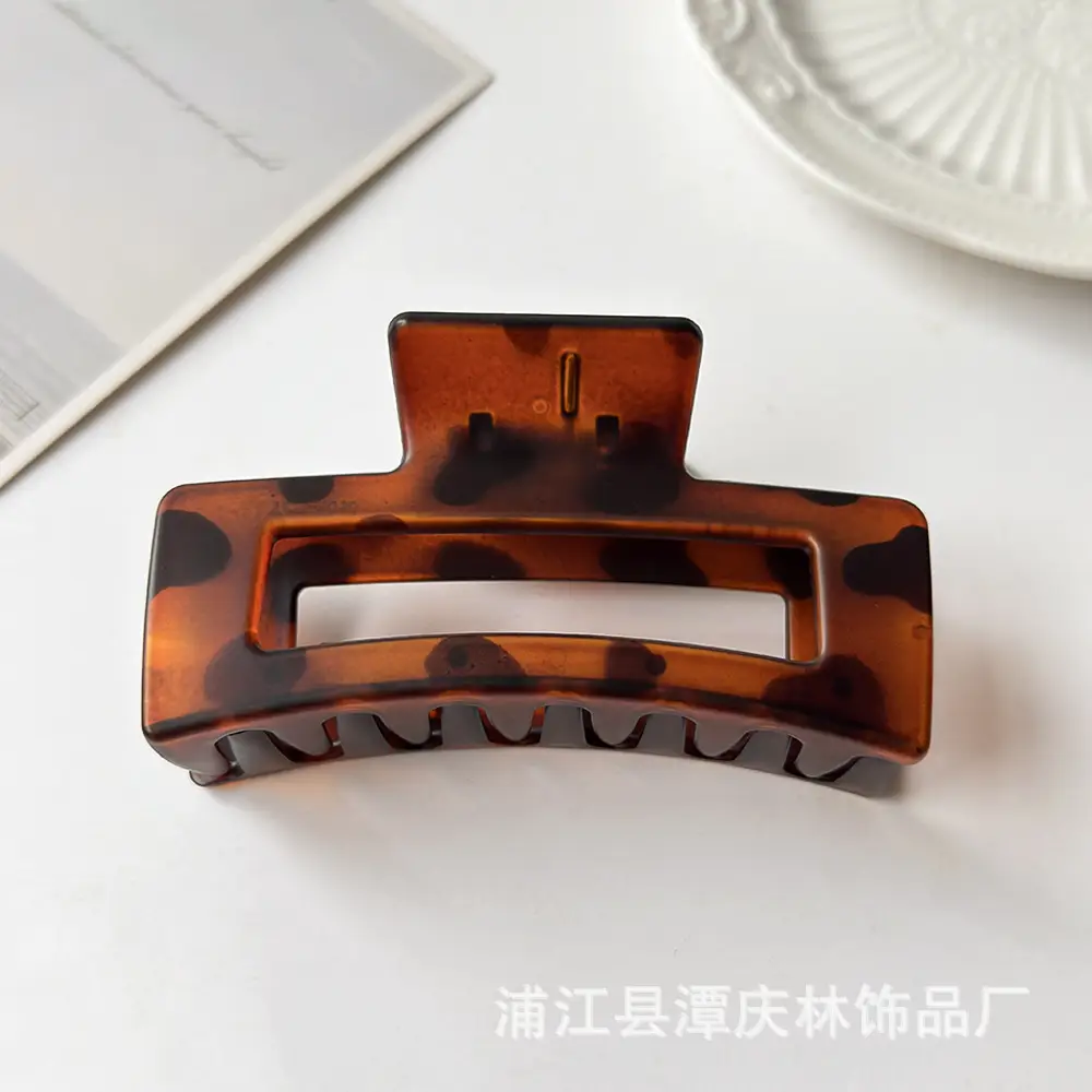 Korean-style Black Hair Clip with Geometric Design - Image 19