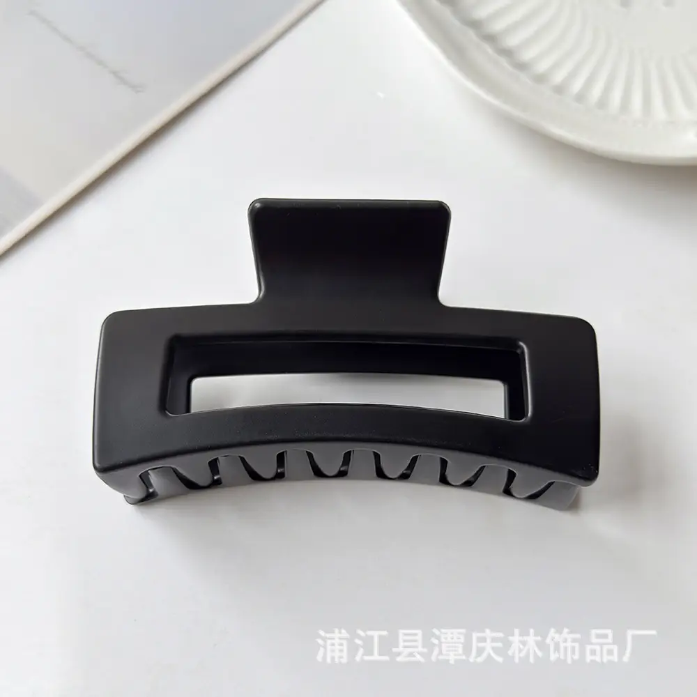 Korean-style Black Hair Clip with Geometric Design - Image 20