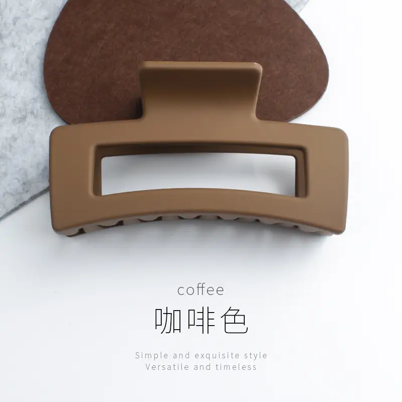 Korean-style Black Hair Clip with Geometric Design - Image 3