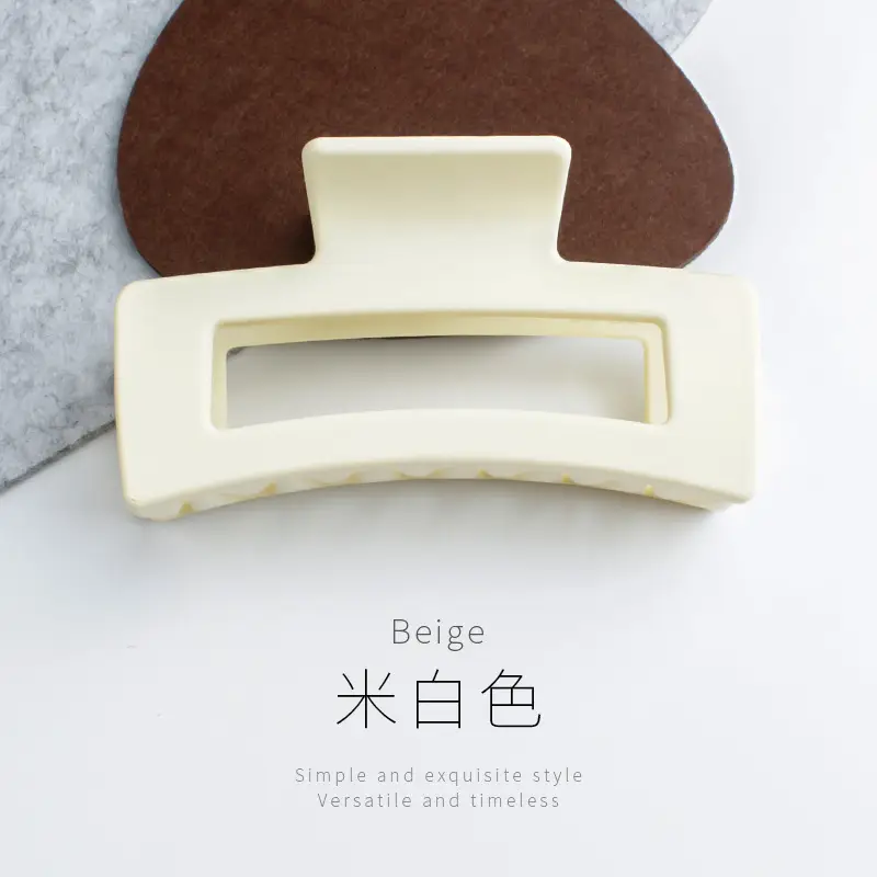 Korean-style Black Hair Clip with Geometric Design - Image 4